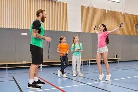 英超历史单一球员对同一球队全败纪录：莱诺对曼城13场全败第3